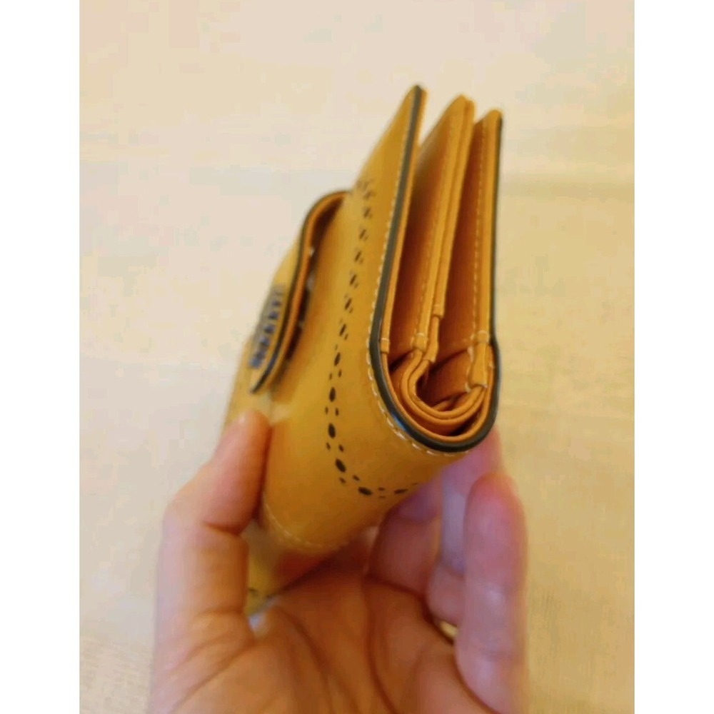 SENDEFN Yellow Sunflower Accented Bi-Fold Wallet Faux Leather 12 Slots NWOT - Picture 5 of 12